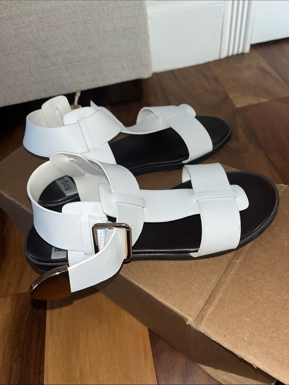 Women's White Strappy Buckle Sandals